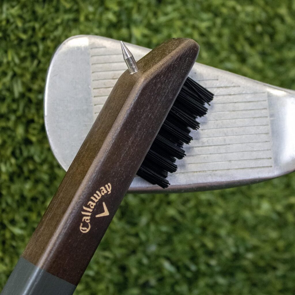 Callaway Heritage Golf Accessories Kit - Features a Premium Club Brush, valuables Pouch, tees and a Gold and Silver Metal Golf Ball Marker