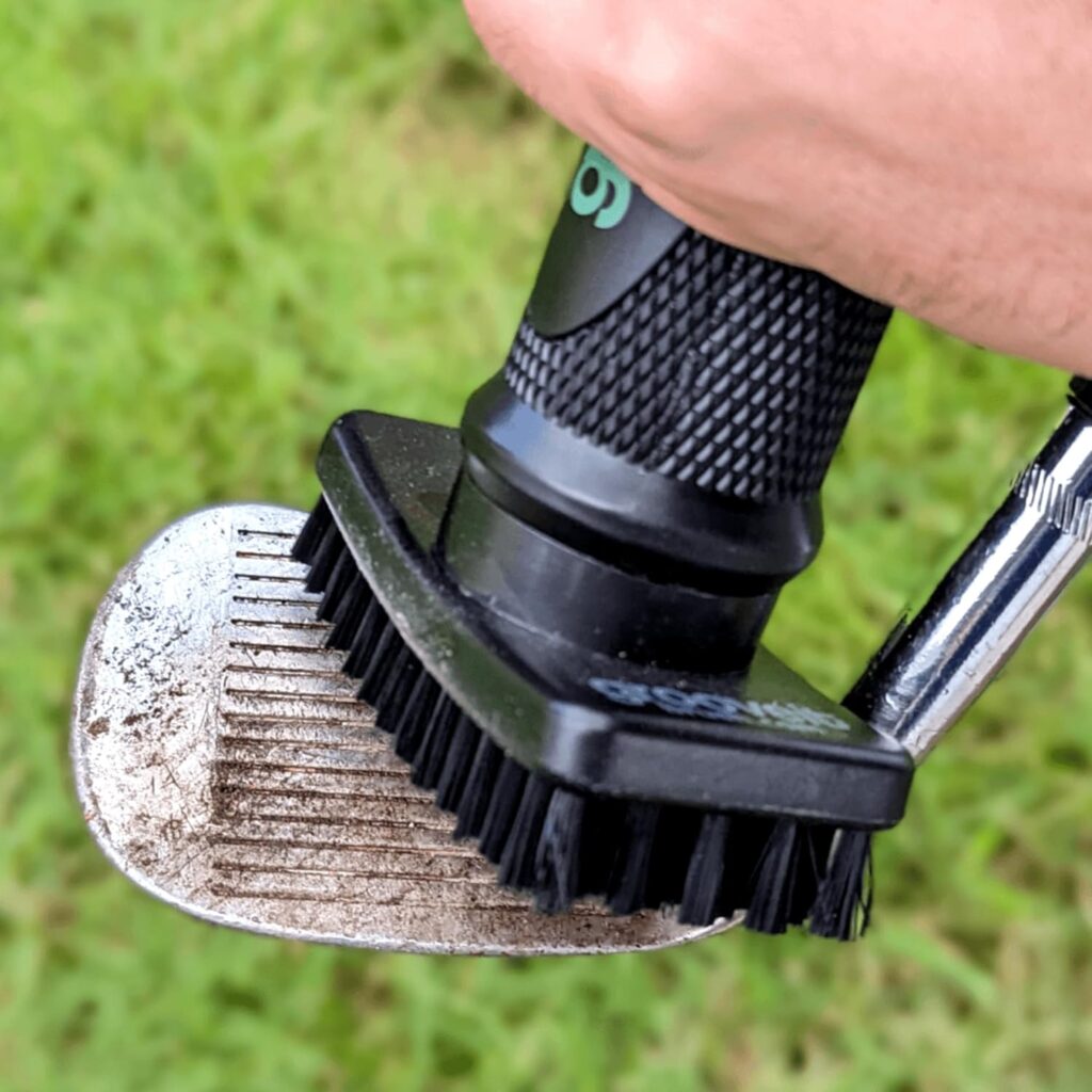 Grooveit The Wet Club Scrub - 3-Year Warranty, Magnetic  Anti-Leak - Golf Club Head Groove Cleaner, Golf Ball Cleaner, Shoe Brush, Wedge Polishing Cleaning Kit - Golf Bag Accessories